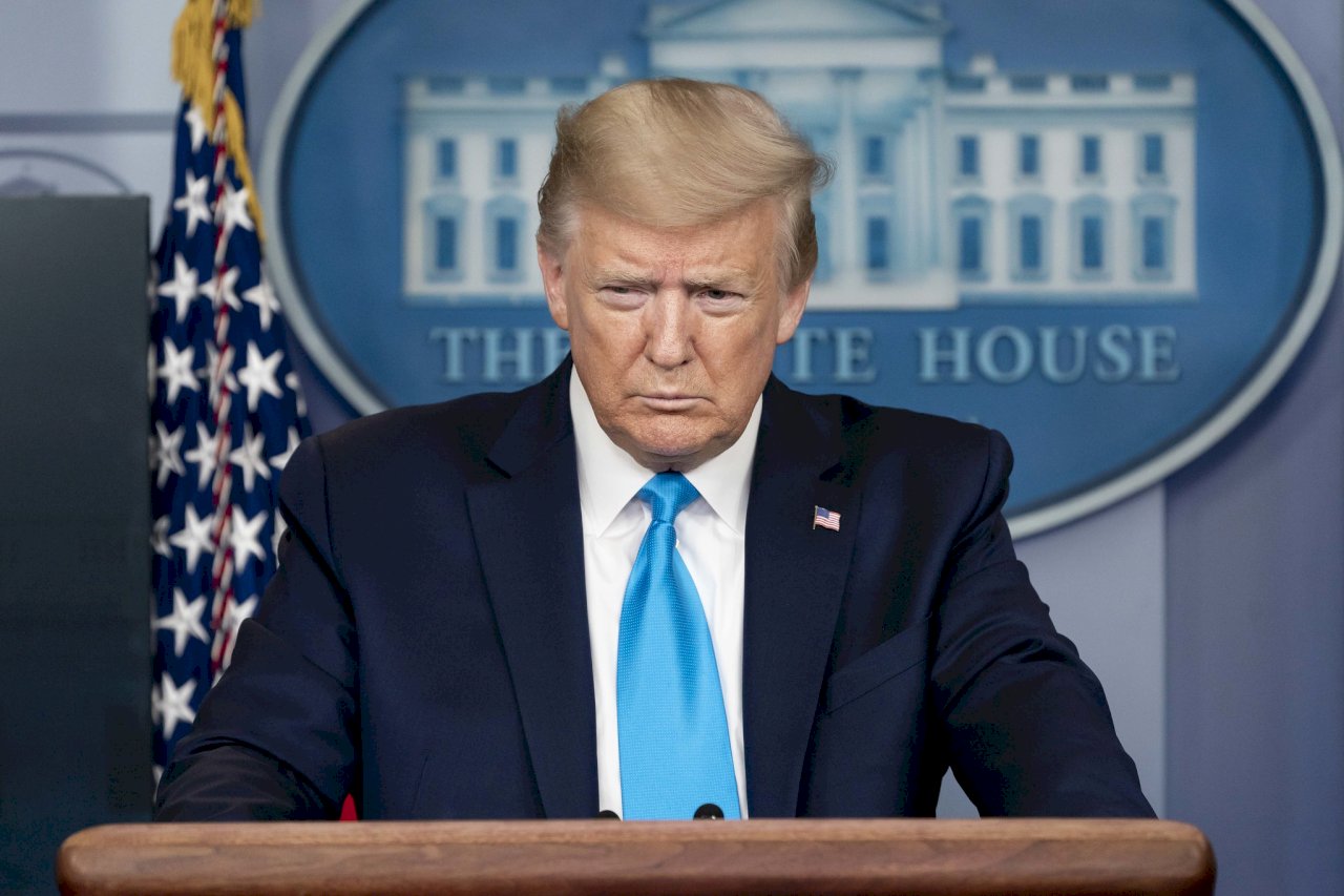 Presiden Donald Trump Tandatangani Surat Keputusan Permintaan Penjualan TikTok