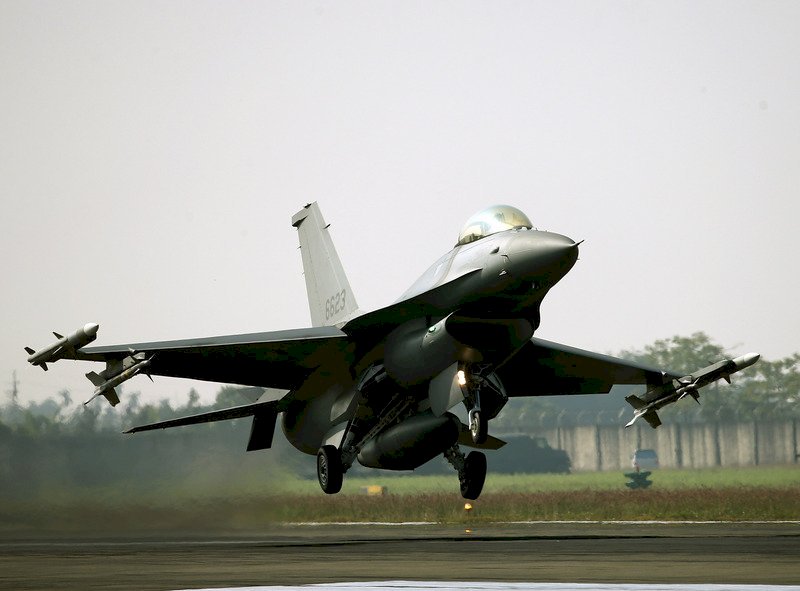 Pusat Reparasi Pesawat Tempur F-16 resmi diinaugurasi di Taiwan