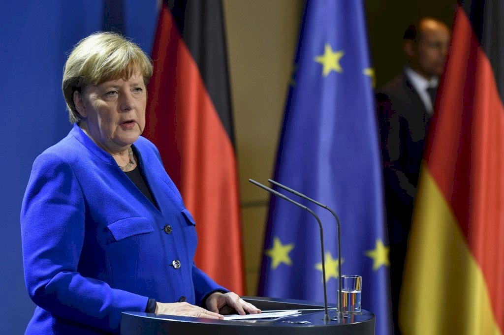 Tekanan RRT Terhadap Ketua Senat Ceko, Angela Merkel: Mekanisme RRT – Uni Eropa Berbeda