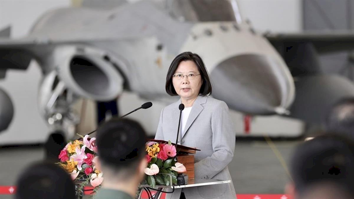 Presiden Tsai Ing-wen : Angkatan Udara Republik Tiongkok Mengemban Tanggung Jawab Menjamin Pertahanan Nasional