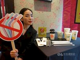 10 Tahun Diberlakukan Larangan Plastik  Jumlah Penggunaan Plastik malah Bertambah