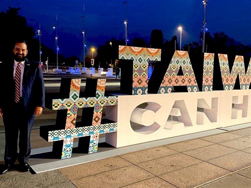 “TaiwanCanHelp” di Alun-Alun Depan Istana Bangsa-Bangsa