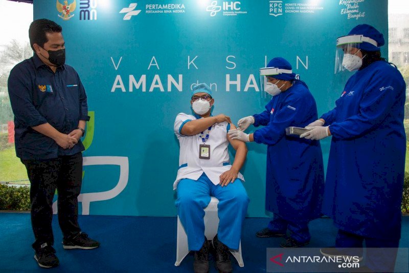 Erick Optimistis Vaksinasi Tenaga Kesehatan Motivasi Perangi COVID-19
