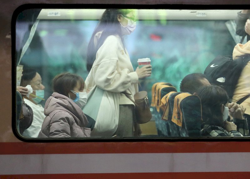 Kebijakan Pengendalian Pandemi pada Moda Transportasi Umum akan Diputuskan Besok