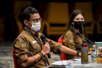 Menparekraf Ingin Pelaku Pariwisata Dapat Prioritas Vaksinasi