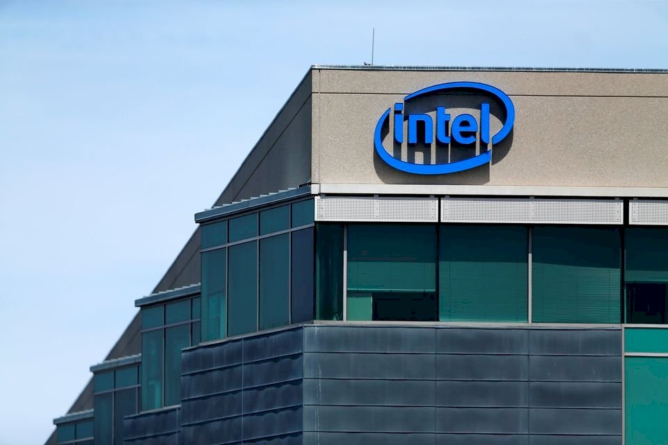 INTEL Bangun Pabrik Chip  Reuters: Hantam Langsung TSMC dan Samsung