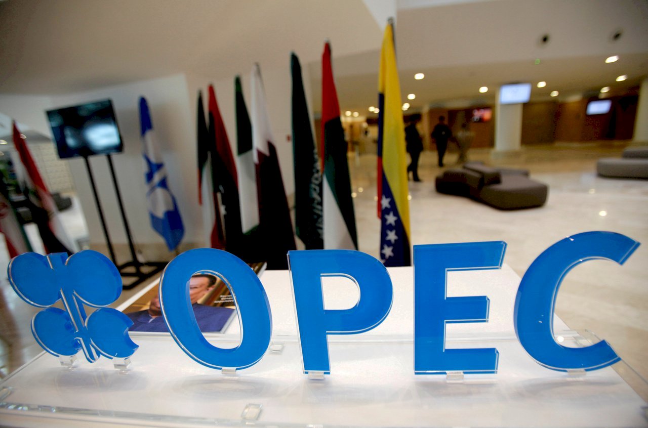 Sidang OPEC+ Tingkat Menteri Online Menyetujui Penambahan Kuota Produksi Mulai Mei