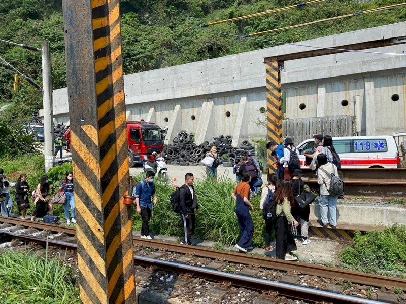 Musibah Kereta Taroko, PM Su Minta Maaf, Menerapkan Pengawasan TRA Lebih Ketat