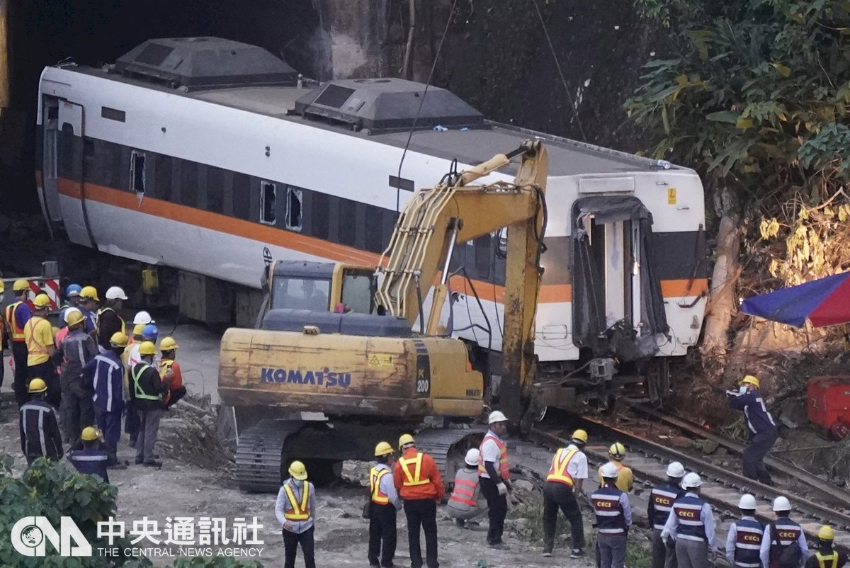 Tragedi Taroko Express / Menteri MOTC: Memperjuangkan Semaksimal Mungkin Dana Pensiun Bagi Masinis dan Asisten Masinis yang Gugur dalam Insiden Taroko Express 408