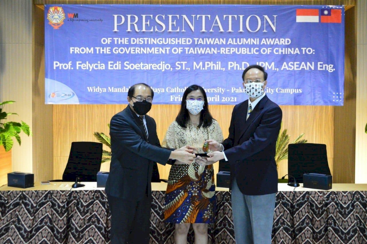 Seperti Apa Kesan Belajar di Taiwan? Tanyakan saja ke Prof. Felycia Edi Soetaredjo!