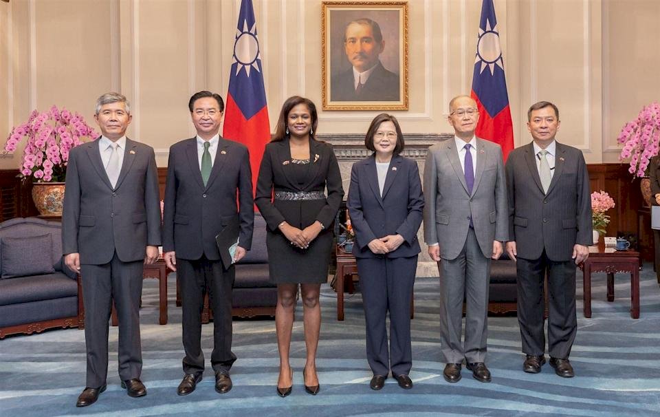 Dubes Belize untuk Taiwan Menyerahkan Surat Diplomatik Resmi, Presiden Tsai: Hubungan Bilateral Semakin Akrab