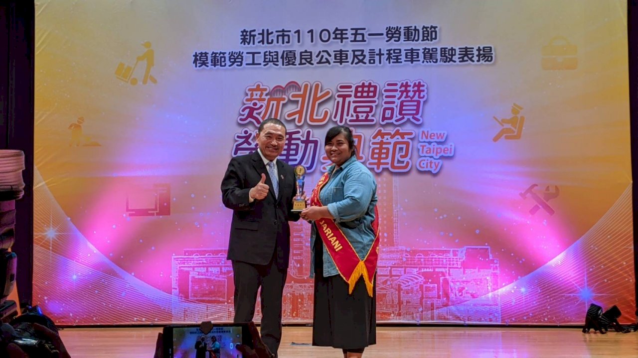 PMI Perawat Nenek Stroke Meraih Penghargaan Pekerja Teladan Kota New Taipei 2021