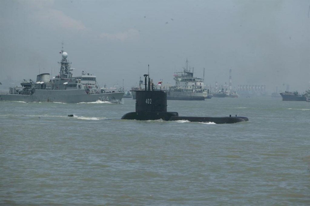KRI Nanggala 402 Terbelah 3 Bagian, 53 Personil Dinyatakan Gugur