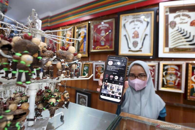 Pandemi, Teten Ingin Koperasi dan UMKM Jadi Sentra Pemulihan Ekonomi