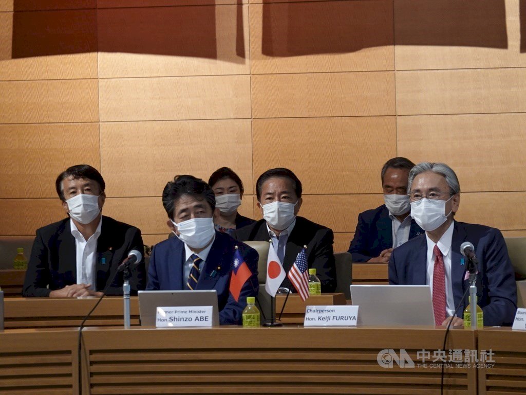 Shinzo Abe Dukung Taiwan Turut CPTPP dalam Forum Strategi Kongres Taiwan, AS dan Jepang