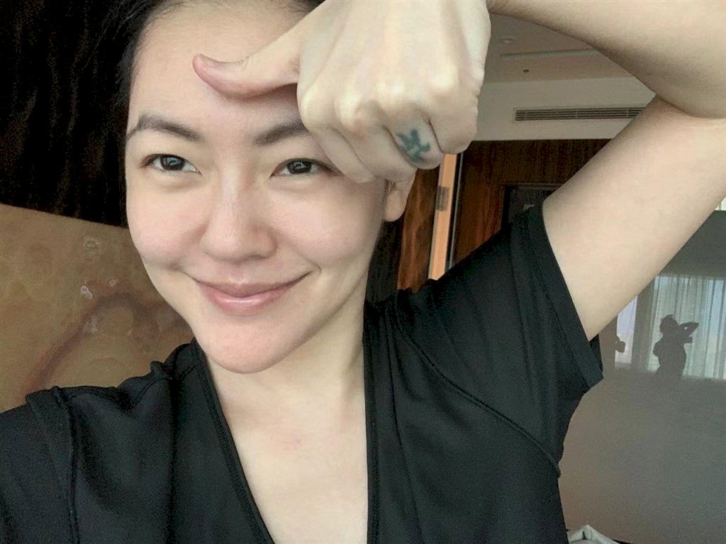 Dukungan Dee Hsu untuk Atlet Taiwan Ditentang Warga RRT