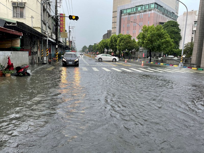 Peringatan Waspada Banjir untuk Pingtung dan Kaohsiung