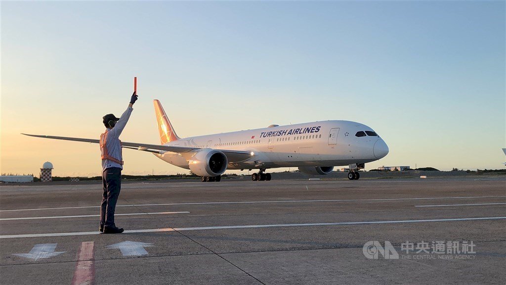 Sumbangan 30.000 Dosis Vaksin Moderna dari Ceko Tiba di Taiwan, Kantor Kepresidenan Sampaikan Terima Kasih