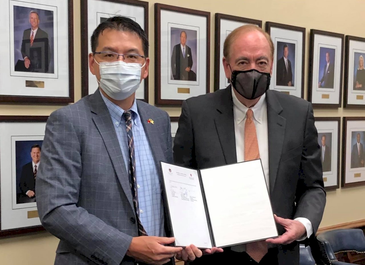 Pertama Kalinya di Amerika Serikat Tenggara, NCKU dan AU Bekerja Sama dalam Pengajaran Bahasa Mandarin