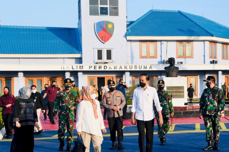 Presiden Didampingi Ibu Negara Bertolak ke Sulsel Tinjau Vaksinasi