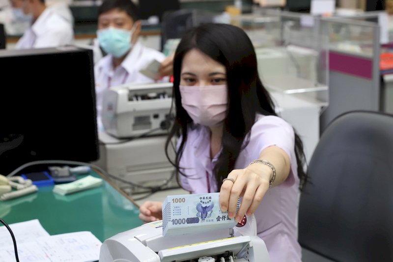 Hari Pertama Penukaran Kupon Quintuple dari Pihak Toko Mencatat 4,98 Juta Lembar Senilai NT$ 2,6 Milyar