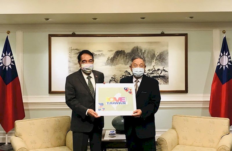 Taiwan Sumbang Barang Kebutuhan 100 Ton Untuk Korban Bencana di Filipina