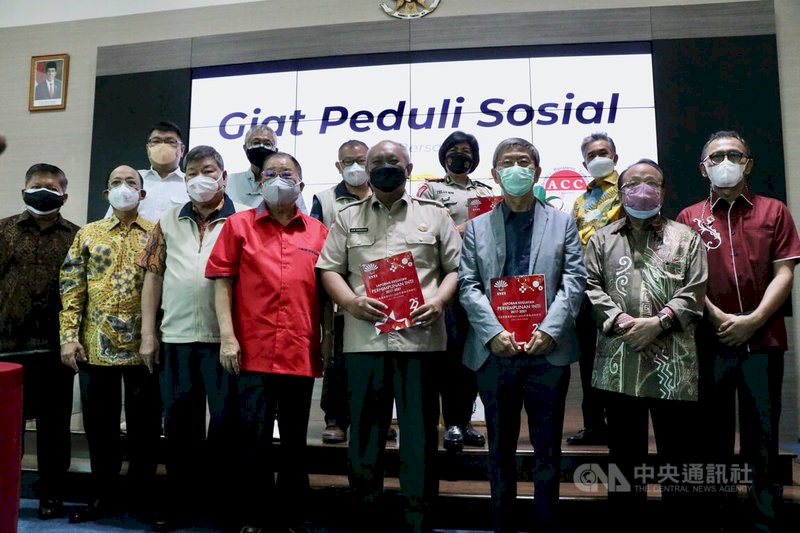 Yayasan Tiga Roda Mewakili Warga Taiwan Memberikan Sumbangan ke Indonesia