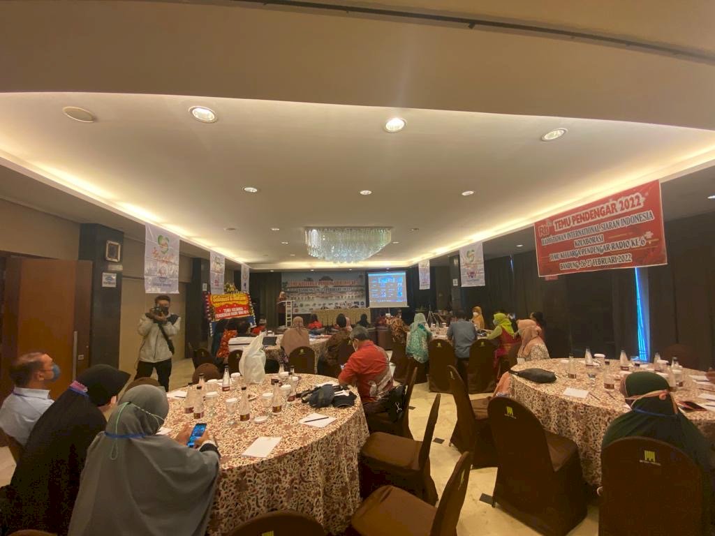 Perdana Temu Pendengar 5 Radio Internasional 2 Radio Lokal Digelar Secara Virtual dan Fisik di Bandung