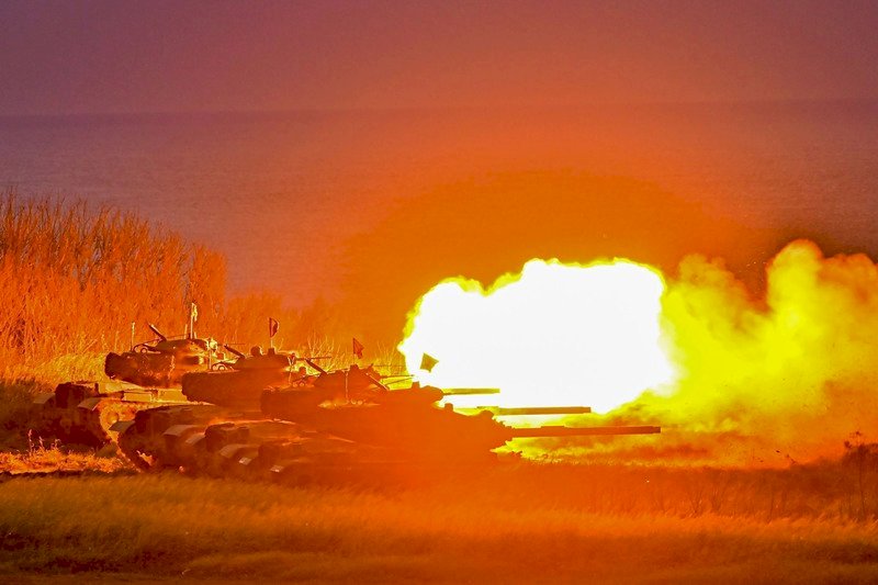 Latihan Militer Pertahanan Nasional Luar Pulau Digelar di Pulau Penghu dengan Rudal Beramunisi
