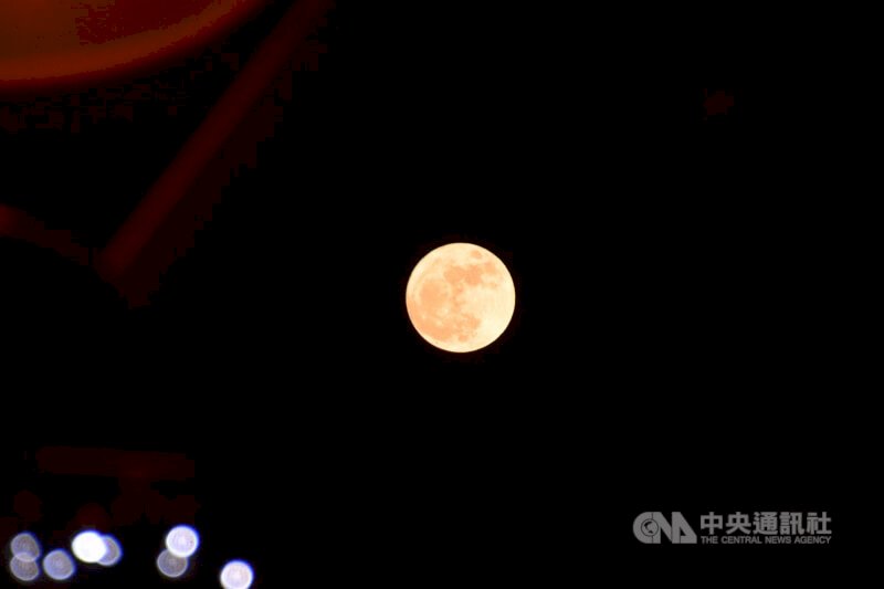 Bulan Purnama Super Besar dan Terang Dapat Disaksikan Malam Ini