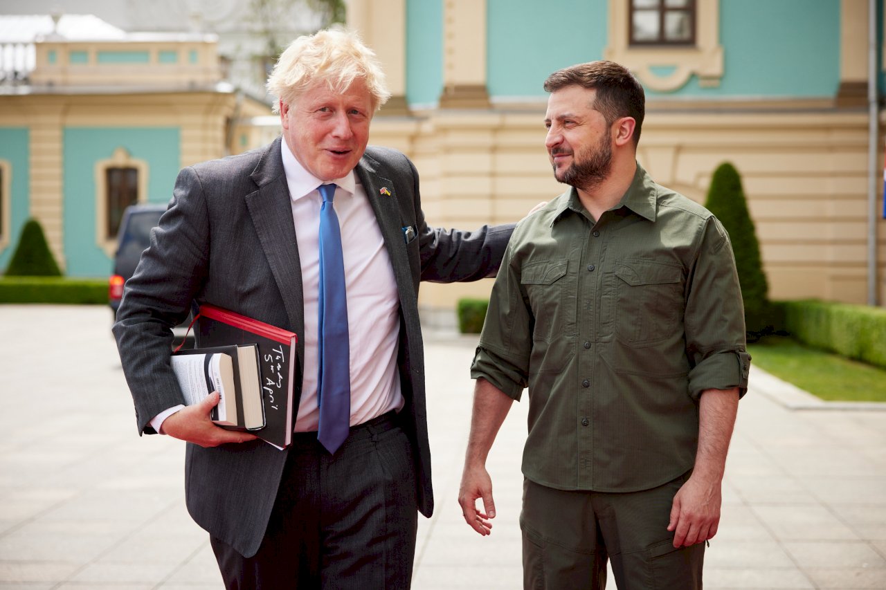 PM Inggris Boris Johnson Kunjungi Kyiv Ke-2 Kalinya Pastikan Program Latihan Tempur 10.000 Tentara