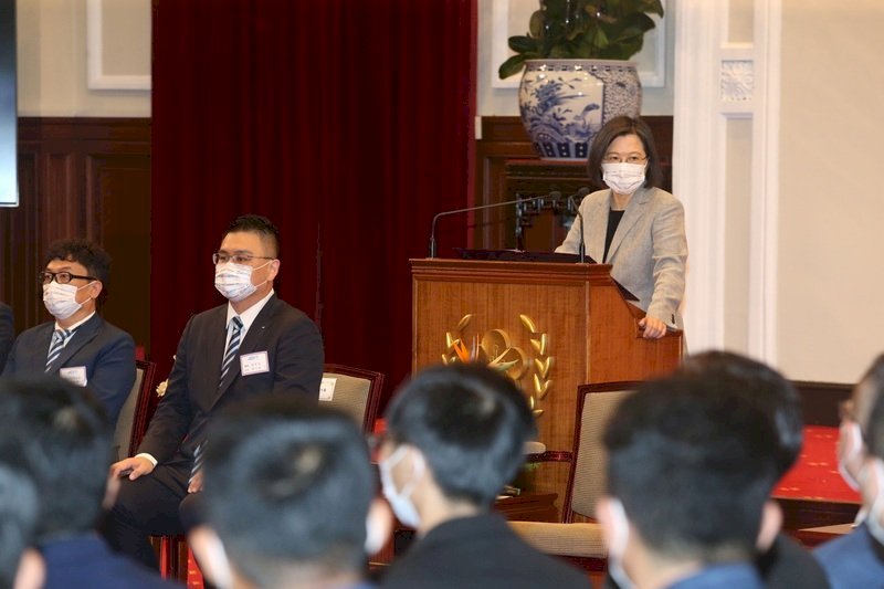 Presiden Tsai Harapkan Dukungan JCI dalam Referendum Amandemen Konstitusi untuk Merendahkan Usia Hak Kewarganegaraan Menjadi 18 Tahun