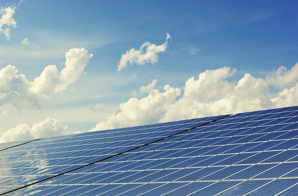Perbandingan Penggunaan Energi Nuklir Global Lebih Rendah dari Energi Angin dan Solar