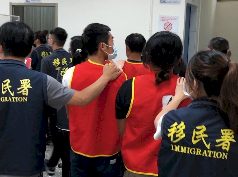 Perkuat Penyelidikan PMA Ilegal Jelang Hari Nasional ROC, Imigrasi Tangkap 34 Orang