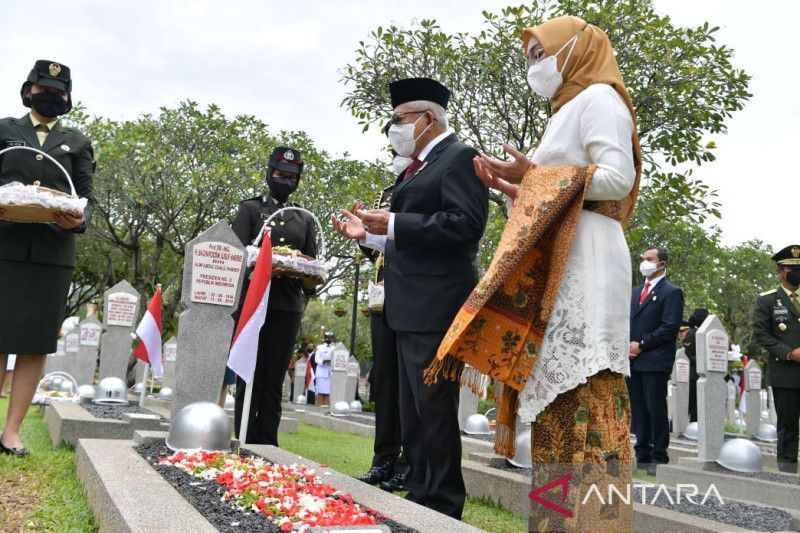 Wapres Ma'ruf pimpin Upacara Peringatan Hari Pahlawan di TMP Kalibata