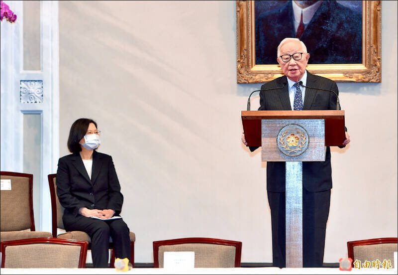 Morris Chang Mewakili Taiwan Hadir di APEC  Thailand: Perlakuan Sama Terhadap Setiap Negara