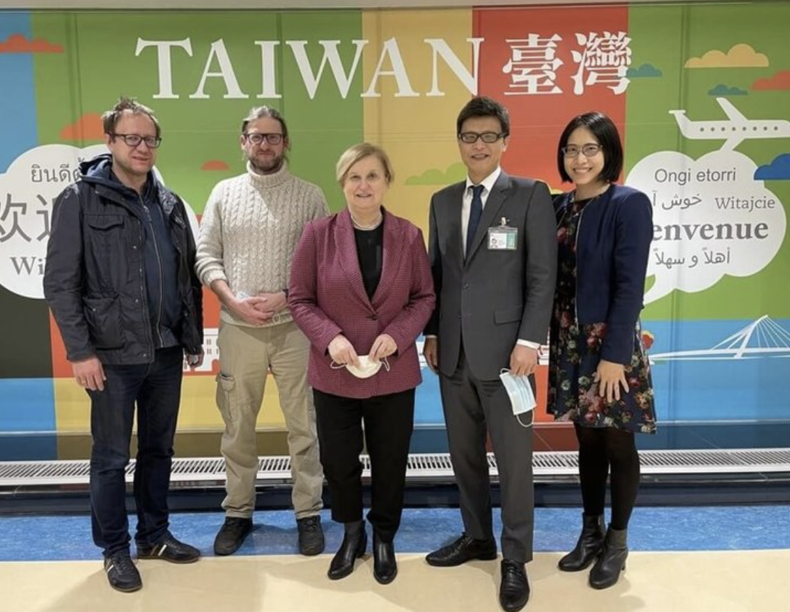 Mantan Menlu Polandia Berkunjung ke Taiwan, Berharap Dapat Memperdalam Hubungan Taiwan-Uni Eropa