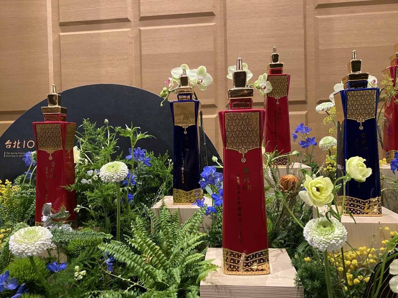 Arak Anggur Kemasan Edisi Khusus Taipei 101 Menyambut Tahun Baru
