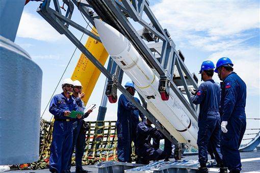 Instrumen Pendukung Rudal Hsiung Feng III Dikirim ke Tiongkok untuk Diperbaiki, PM Su: Evaluasi Seketat Mungkin