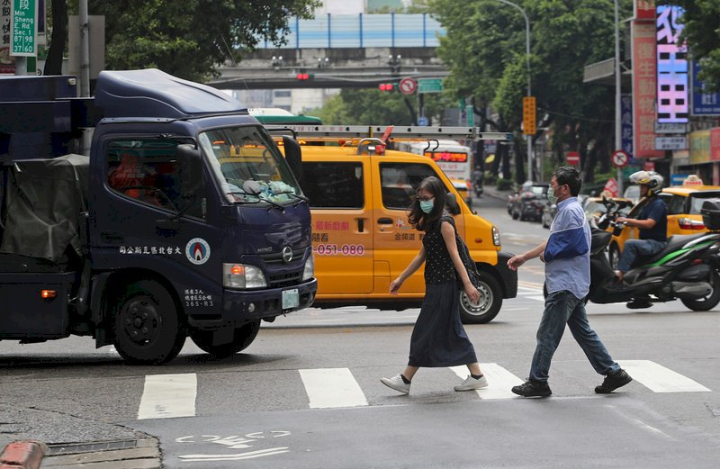 Berlaku Maret, Mobil Tidak Memberi Jalan Kepada Pejalan Kaki Didenda NT$3600