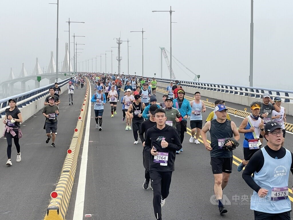 Maraton Kinmen 2023 Dipartisipasi oleh 13.000 Pelari dengan Sorotan Utama Ditambahnya Jembatan Kinmen Sebagai Bagian dari Rute Lomba