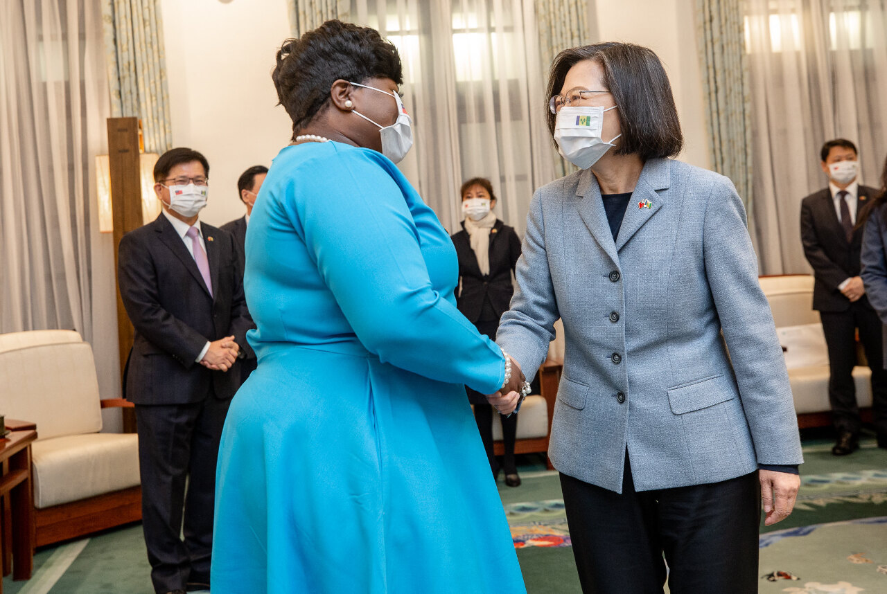 Bertemu Menlu St Vincent dan Grenadines, Presiden Tsai: Kuota Beasiswa Taiwan Tahun Ini Bertambah