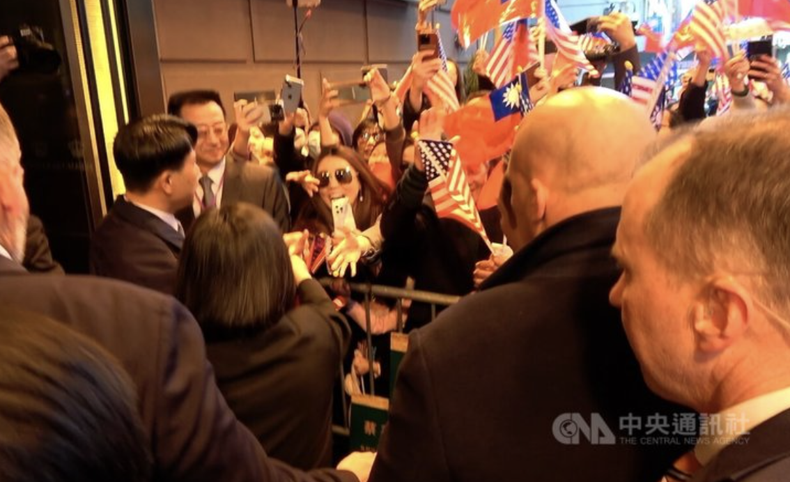 Rombongan Presiden Tsai Ing-wen Tiba di New York Disambut Meriah Oleh Perantauan Tionghoa