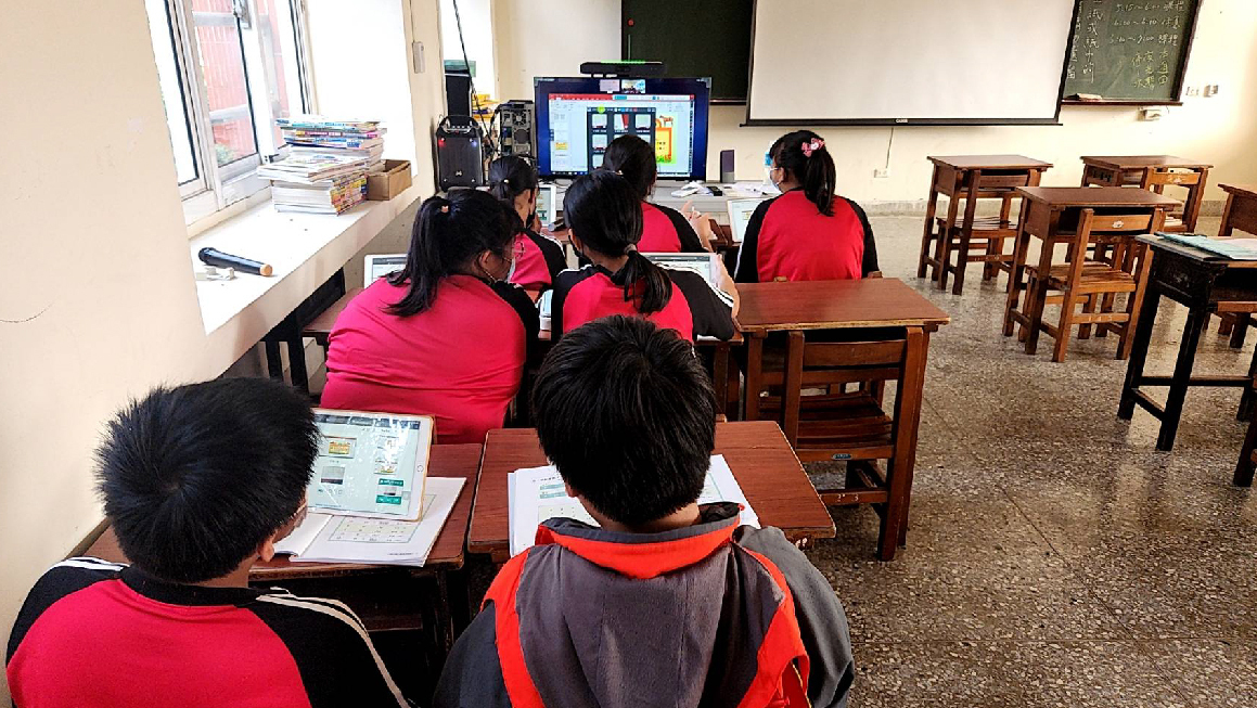 Siaran Langsung Pembelajaran g Bahasa Daerah, Hilangkan Jarak Guru dan Siswa
