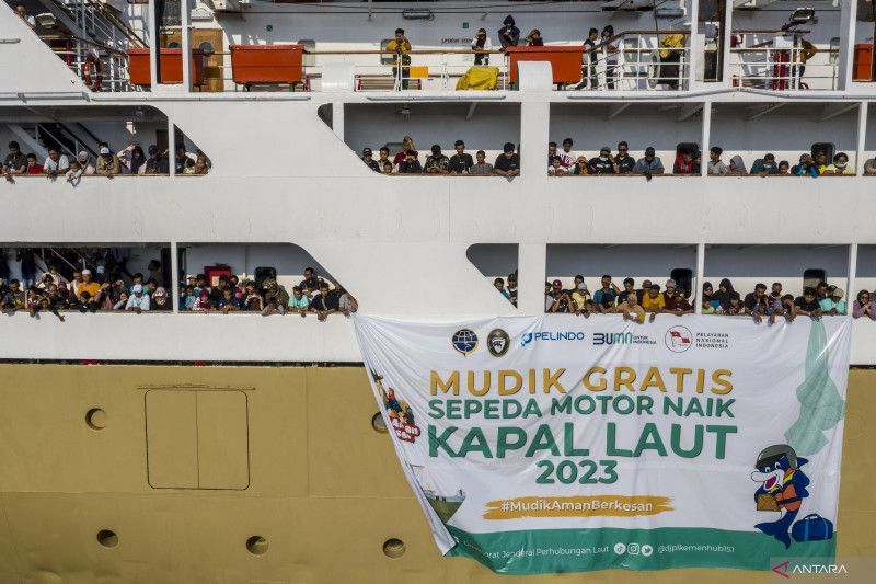 Kemenhub: Pembayaran Nontunai Urai Kepadatan di Simpul Transportasi
