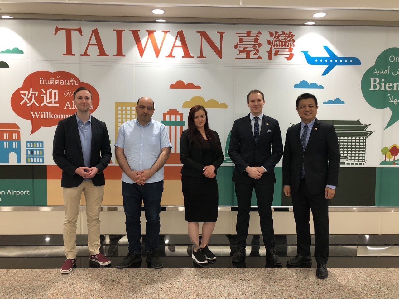 Anggota Parlemen Swedia Tiba di Taiwan untuk Bertemu dengan Presiden Tsai
