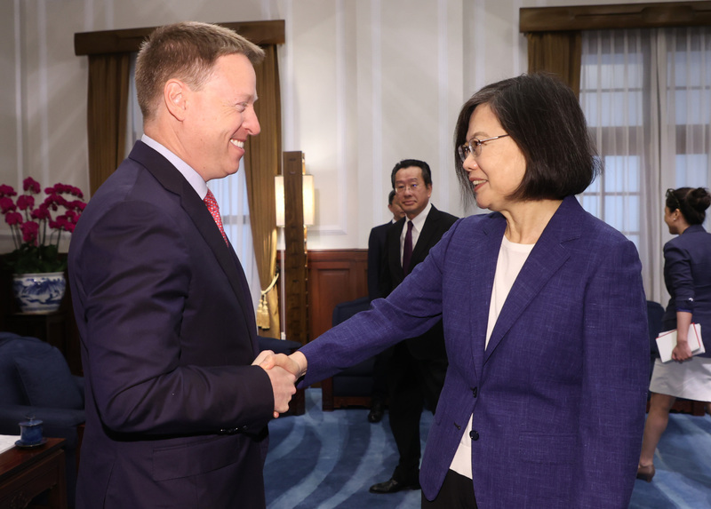 Pertemuan Tsai Ing-wen – Matt Pottinger, Pencegahan Jauh Lebih Bermanfaat Daripada Perang