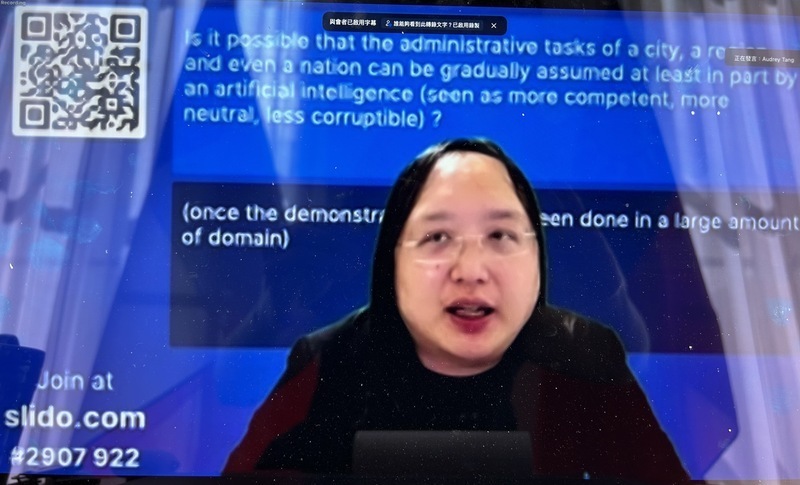 Audrey Tang Bagi Pengalaman Demokrasi Digital di Almamater Emmanuel Macron
