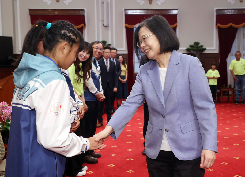Presiden Tsai Menerima Kunjungan Tim Sepak Bola, Membawa Taiwan ke Panggung Dunia Melalui Sepak Bola