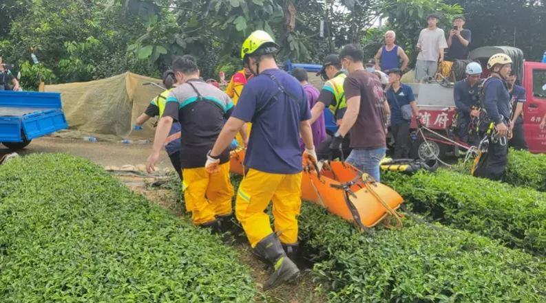 Menghindari Kejaran Polisi, Dua PMA Ini Malah Lompat Dari Ketinggian Tebing